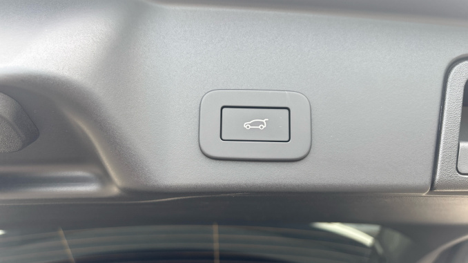 Land Rover Range Rover Evoque 1.5 P270e Edition 5dr Auto Hatchback - Image 40